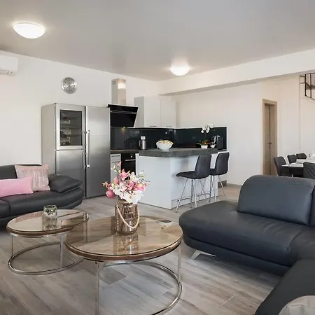 Castello فيلة Kaštela